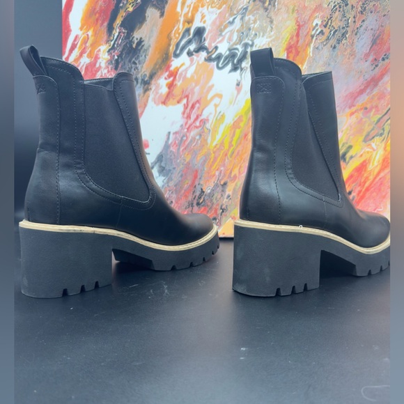 DV by Dolce Vita Tobias Gore Lug Boots - Picture 7 of 8